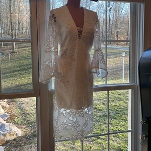 Bardot Women's White summer dress stunning